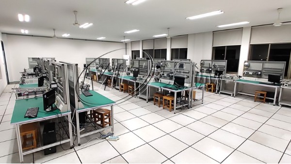鋁型材PLC高校試驗(yàn)臺 鋁型材PLC高校試驗(yàn)臺